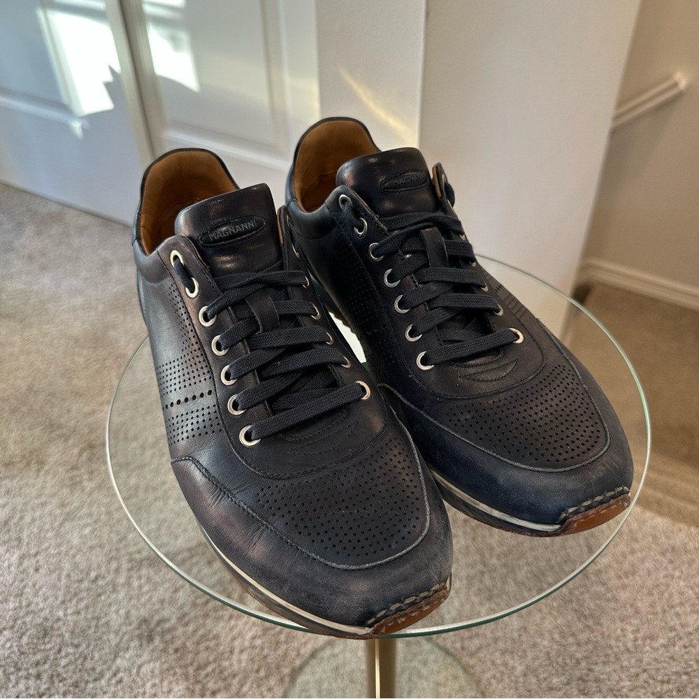 Magnanni 14804 Pueblo Leather Perforated Sneaker in Navy Blue